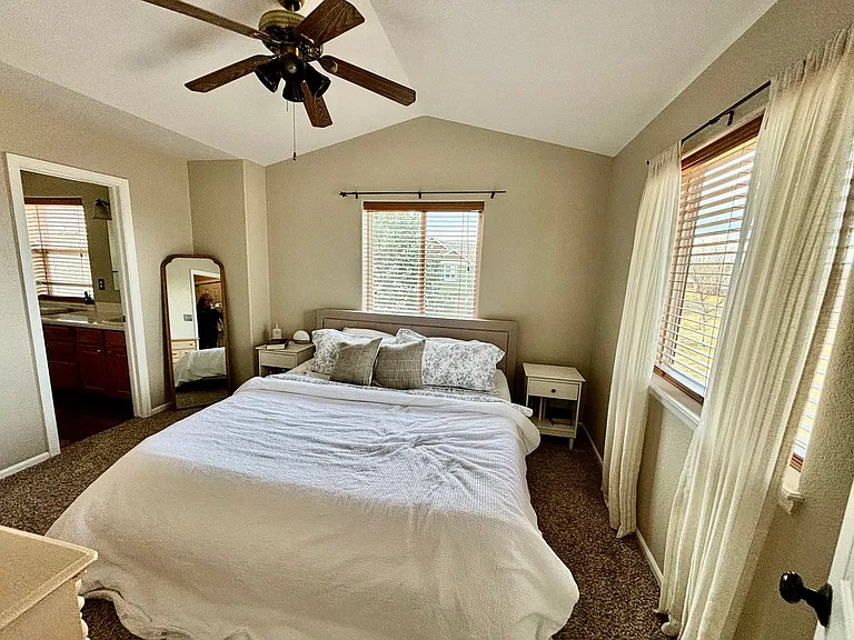 802 Waterglen Dr #D18 — Photo 8