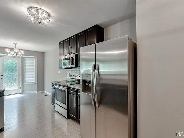 529 Parkgate Dr — Photo 12