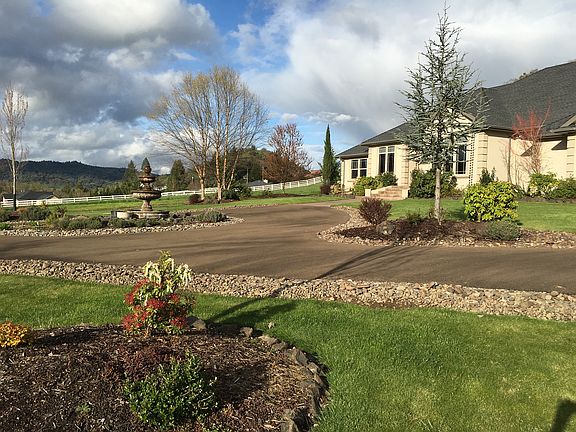 2nd image of 424 Pegasus Ln