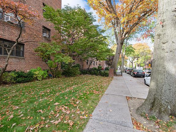 3rd image of 50 White Oak street #1E