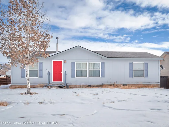 421 S Cedar St, La Barge, WY 83123