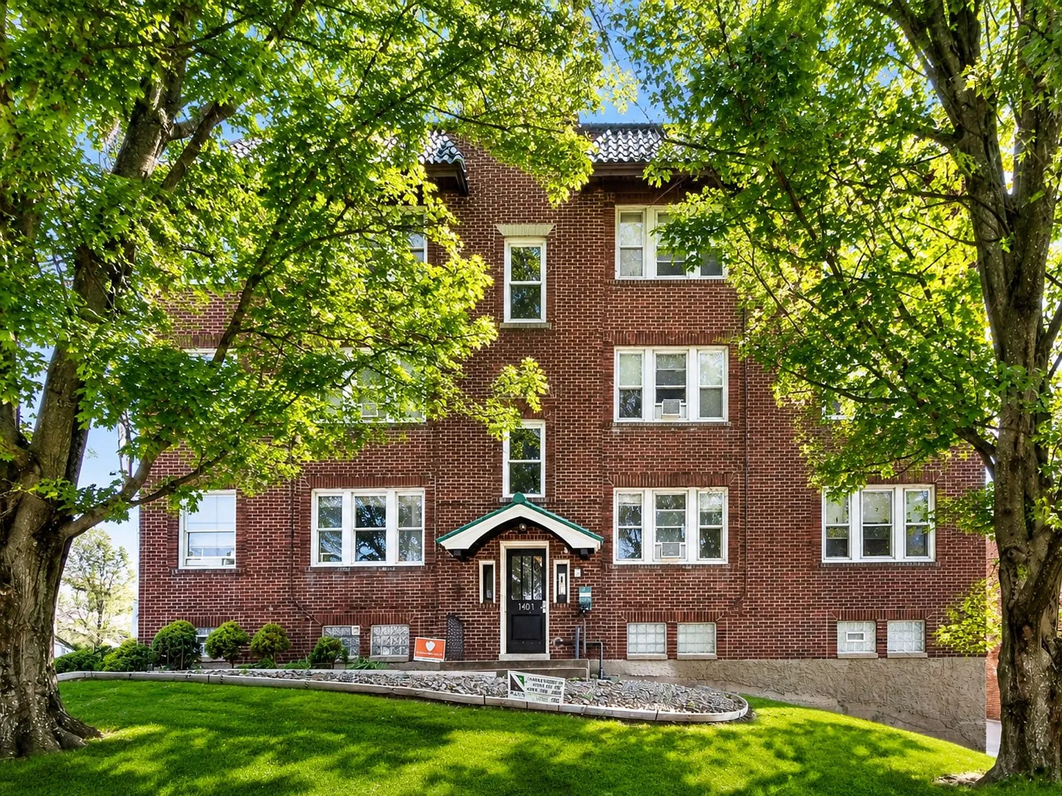 Charming Dormont Apartments * Pet Friendly * Walk to T Station * Renovated * Spacious * Move In I... — Photo 1