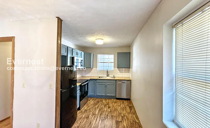 6933 Robinson Dr — Photo 3