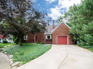 303 N Kickapoo Ter, Peoria, IL 61604