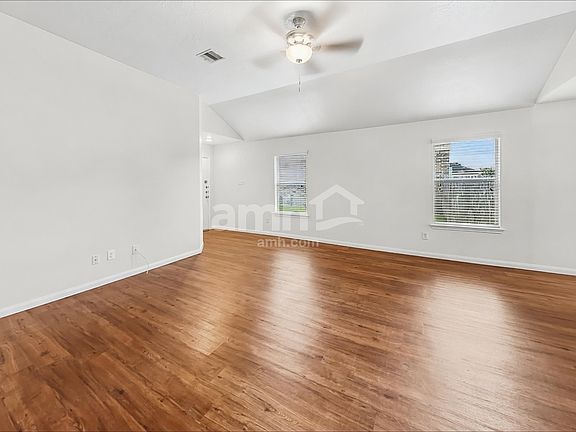 5th image of 3934 Hawthorn Glen Ct