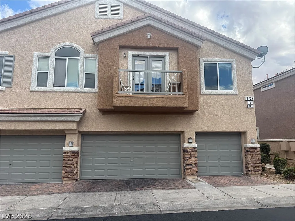 2 bed, 2.0 bath, 1118 sqft, $1,700 — Photo 1