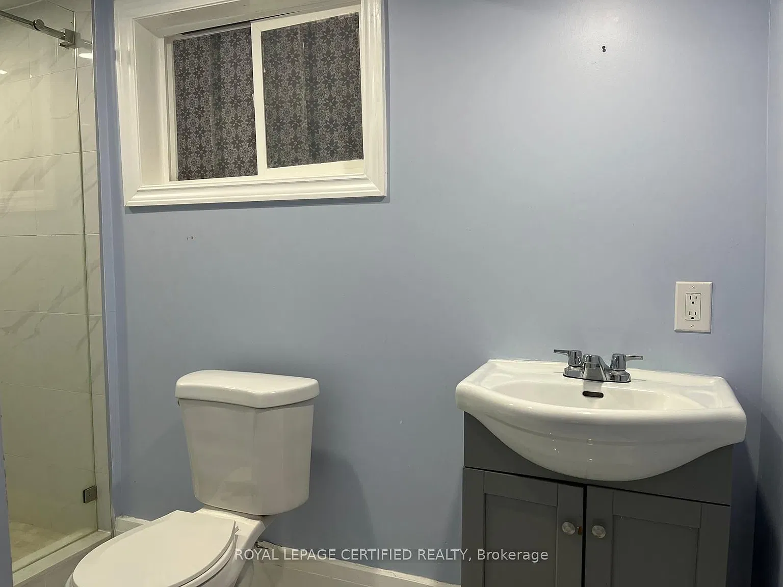 Studio, $899 — Photo 4