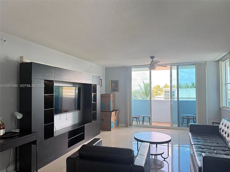 9201 Collins Ave #521 — Photo 6