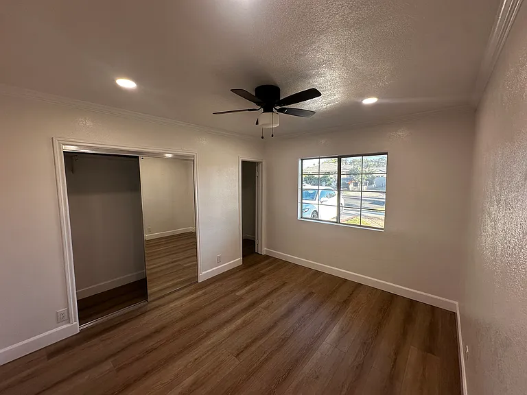 2613 W Olive Ave — Photo 8