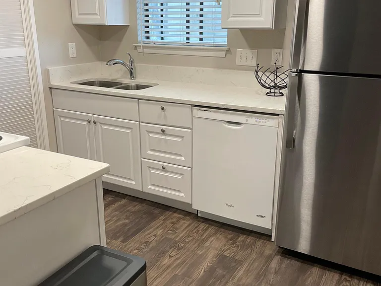 1510 W North Loop Blvd #713 — Photo 3