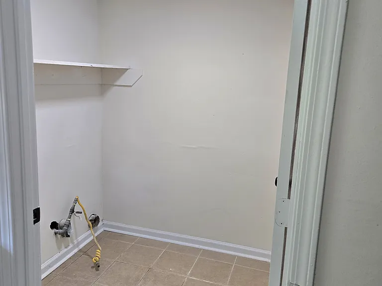 106 Sterling Ct — Photo 13