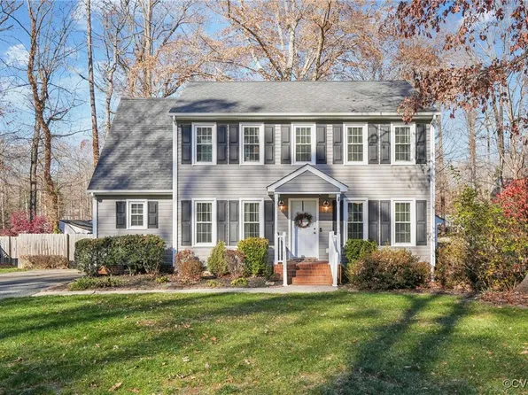 7406 Belmont Stakes Dr, Midlothian, VA 23112