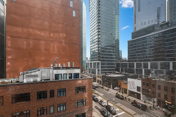 Sold by Nest Seekers International | media 15