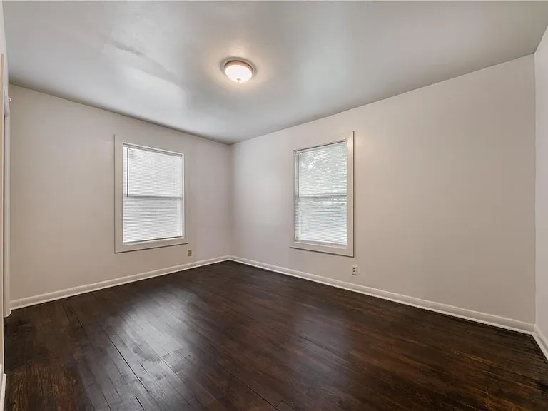 1113 Sycamore St — Photo 10
