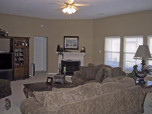 3rd image of 104 Wilkes Ct