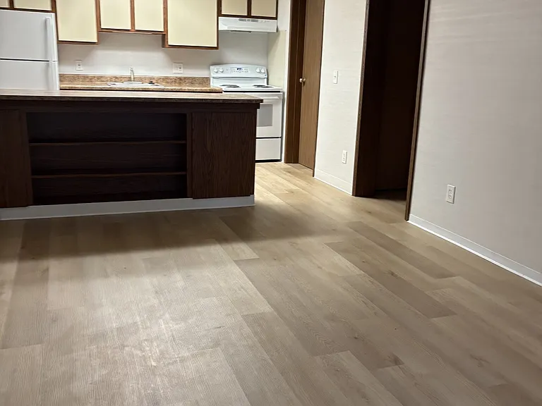 Wentworth Apartments — Photo 8