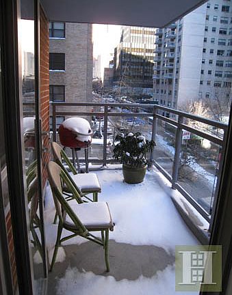 4th image of 425 E 54th St #5F