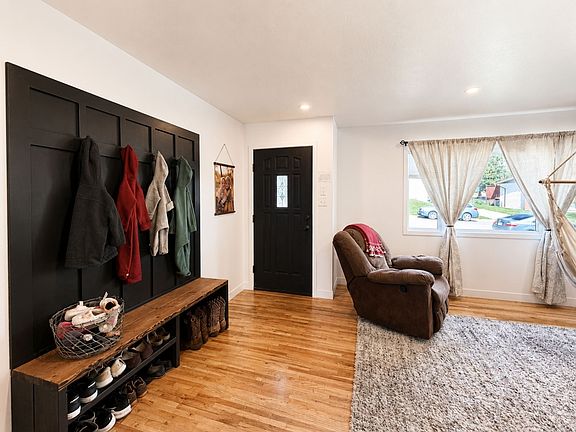 3rd image of 1332 Avenue C NW