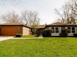 114 Fox Hunt Trl, Barrington, IL 60010