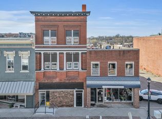 513 Delaware St #1, Leavenworth, KS 66048
