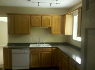16 Oakwood Dr, Gulfport, MS 39507