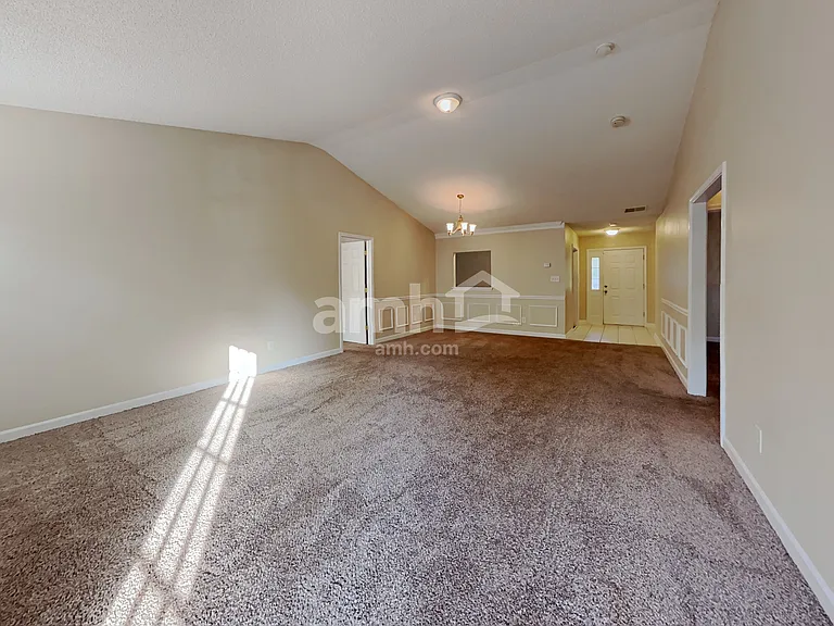 2208 Thorncrest Dr — Photo 7