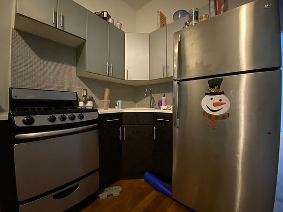 2nd image of 677 Quincy St #1C