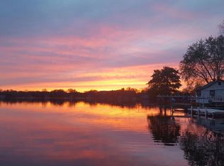 N51W34950 Wisconsin Ave UPPR #, Okauchee, WI 53069