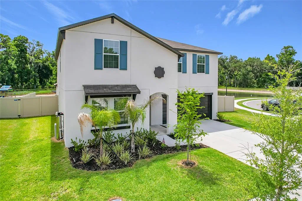 6 bed, 3.0 bath, 3326 sqft, $3,500 — Photo 1