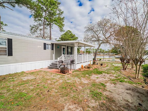 3rd image of 1701 Crystal Lake Dr.