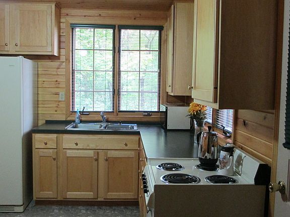 2nd image of 71201 Lakeview Dr