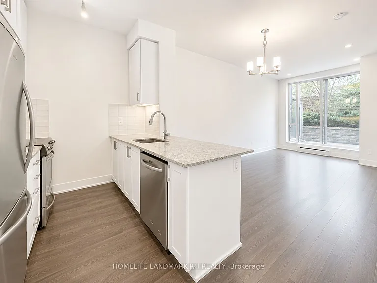 18 Graydon Hall Dr #208 — Photo 5