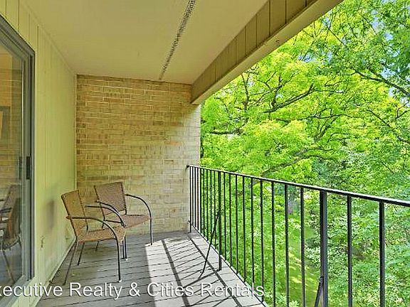 5th image of 5643 Green Circle Dr APT 300
