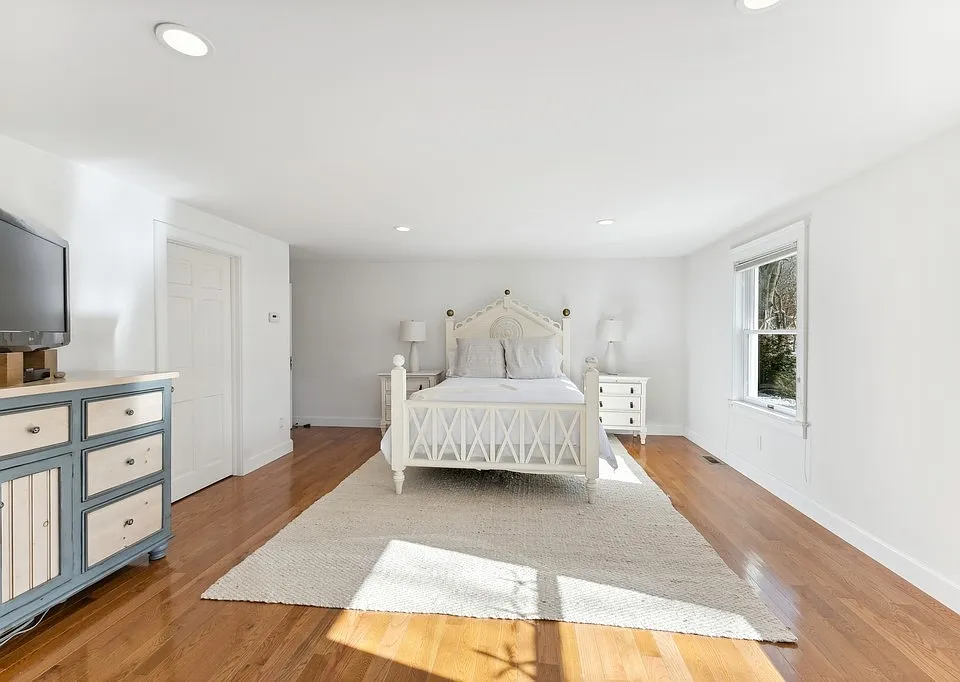 21 Harbor View Ave
