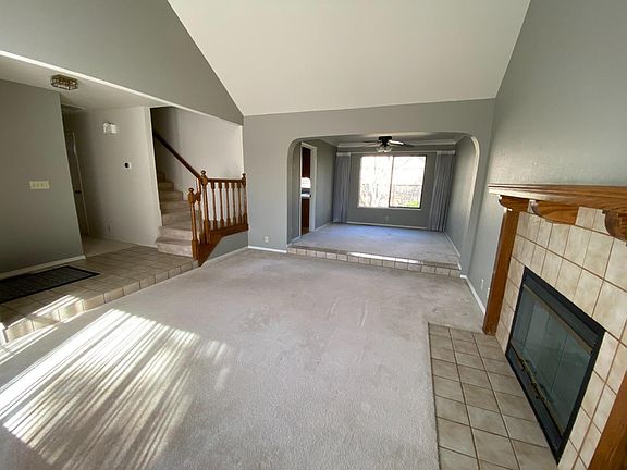 5th image of 576 Creekside Ln