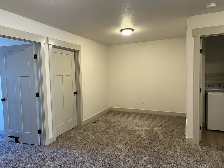 852 E 250 N #1 — Photo 12