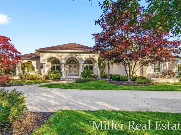 660 Indian Hills Dr, Hastings, MI 49058