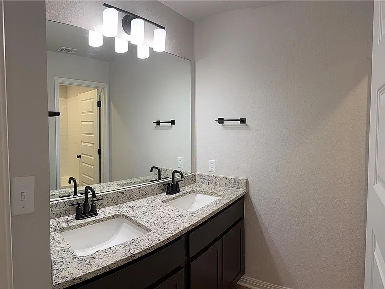 139 Gullivers Dr — Photo 28