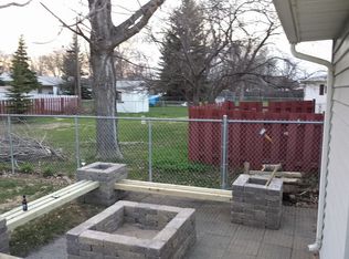 2521 4th St NW, Minot, ND 58703