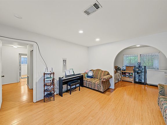 5th image of 8939 Concho St