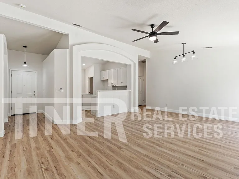 1742 Poppy Dr — Photo 7
