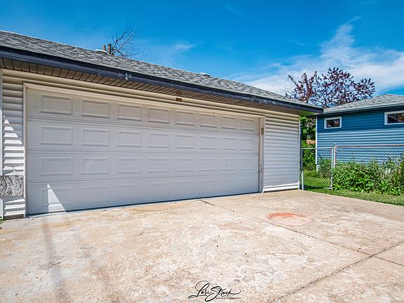 2nd image of 1336 Hirsch Ave