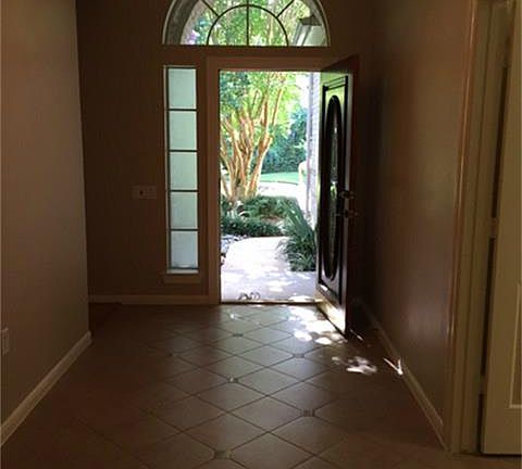 3rd image of 139 Victoria Glen Dr
