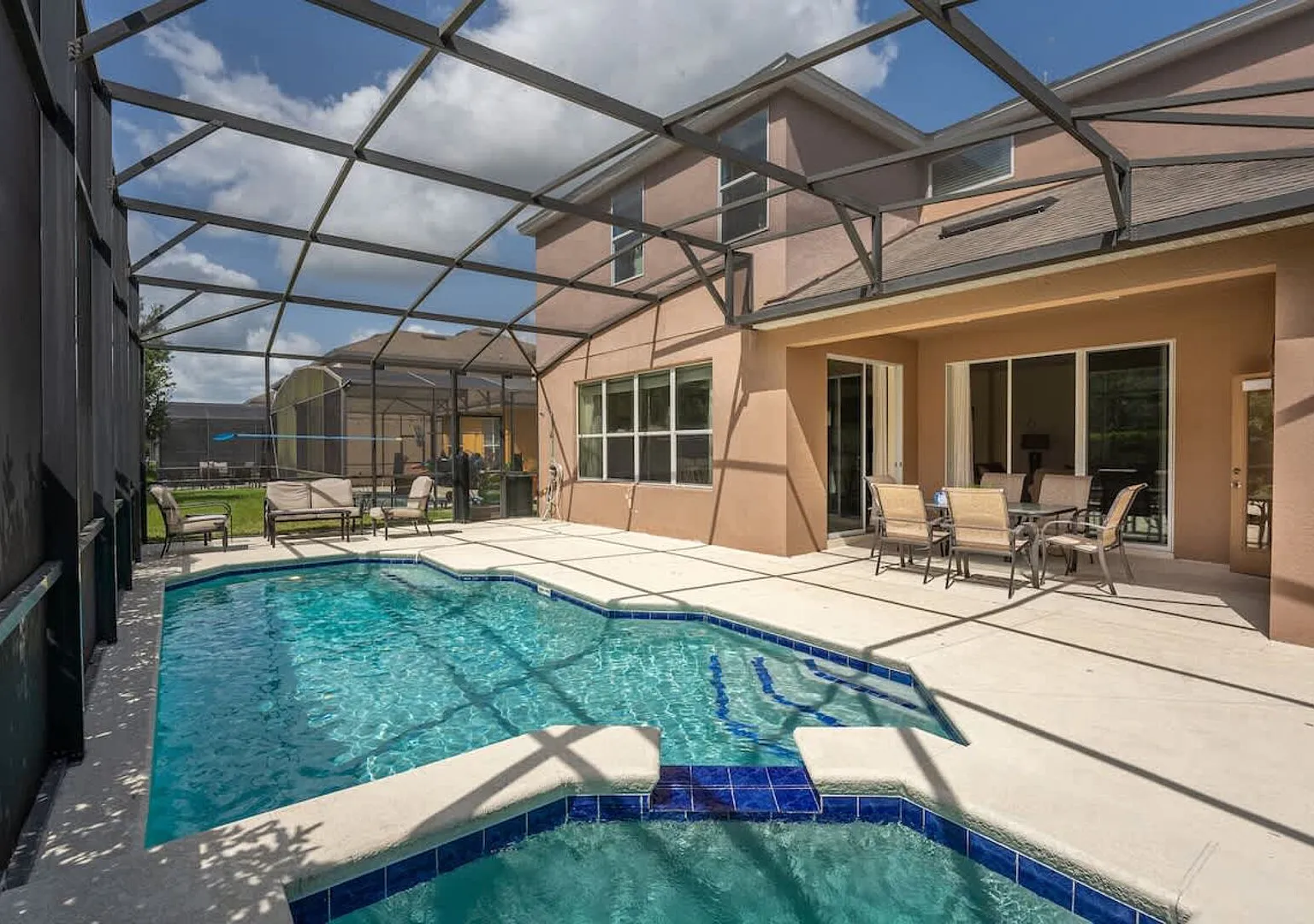 Themed Bedrooms and Large Pool — Photo 1