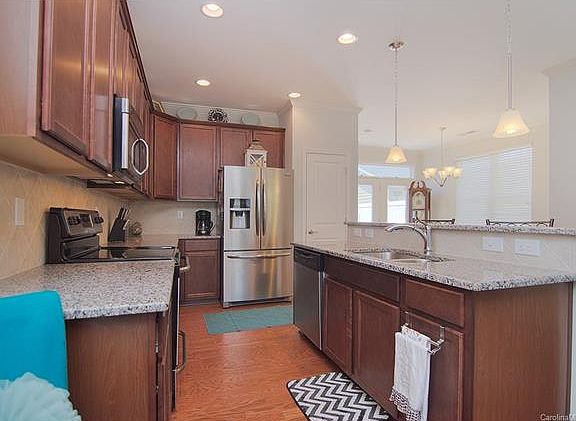 4th image of 1232 Assembly St #238