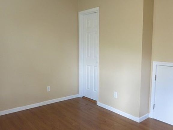 3rd image of 140 Curry Dr APT 101