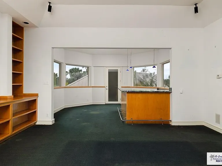 3201 Lazy Lake Dr — Photo 36