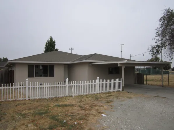 901 Hillcrest Rd, Hollister, CA 95023