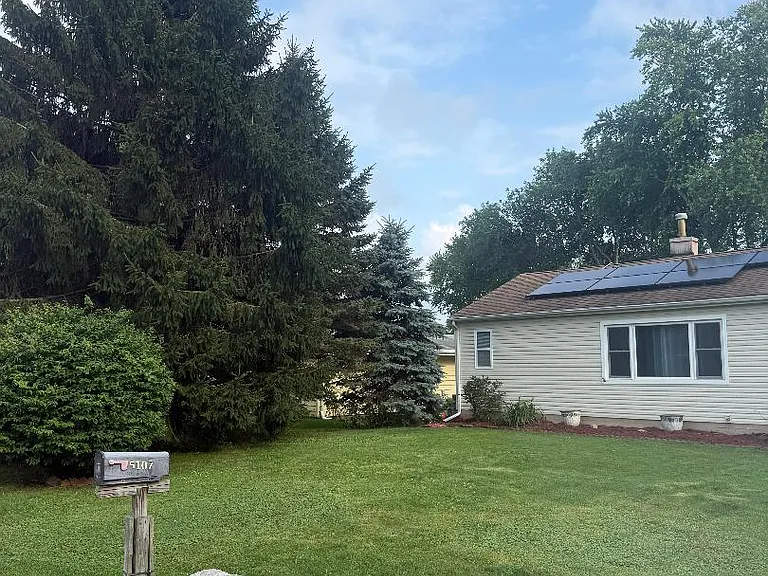 5107 Willow Ln — Photo 3