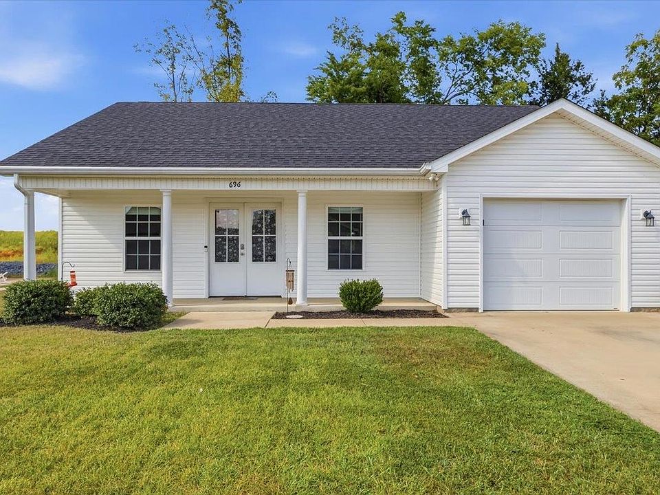 1st image of 696 Cherry Blossom Rd